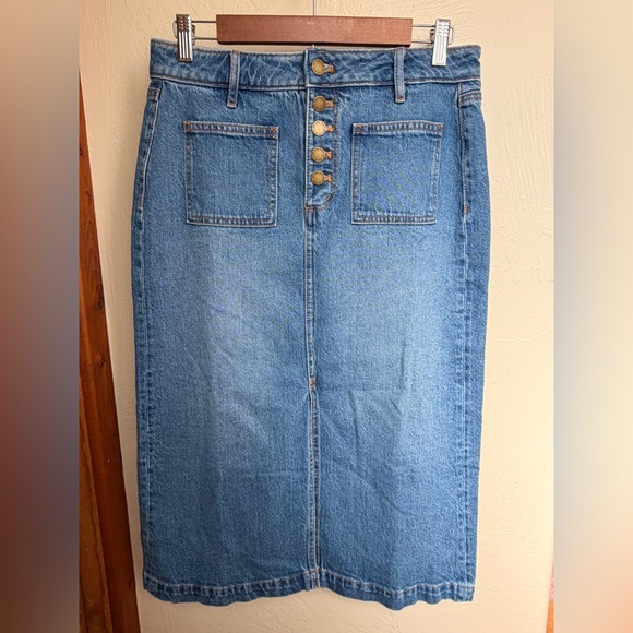 Ann Taylor Denim - BRAND NEW- Ann Taylor Blue Skirt with Front Patch Pockets